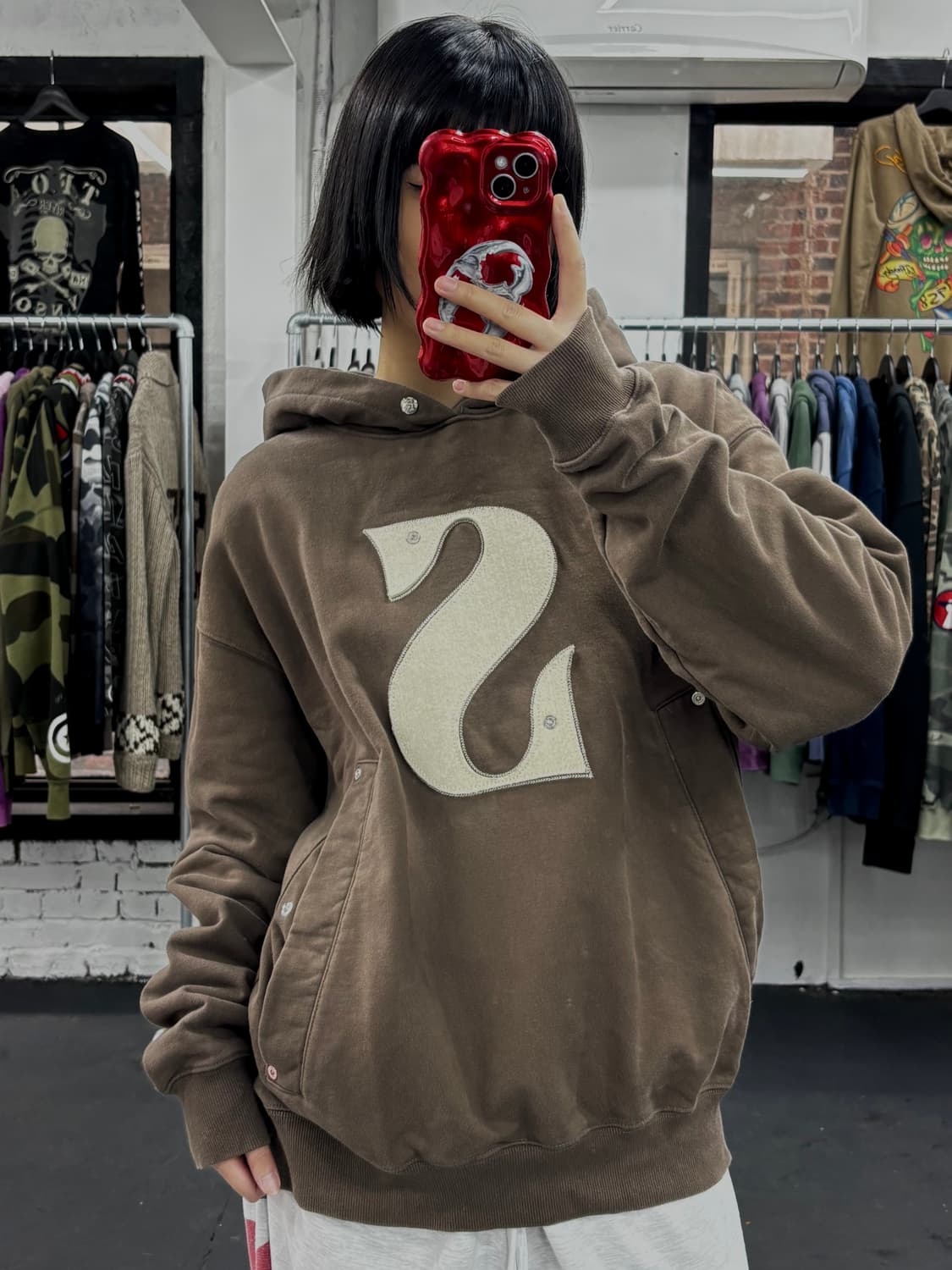 세터 아플리케 리벳 후드티 상품이미지2