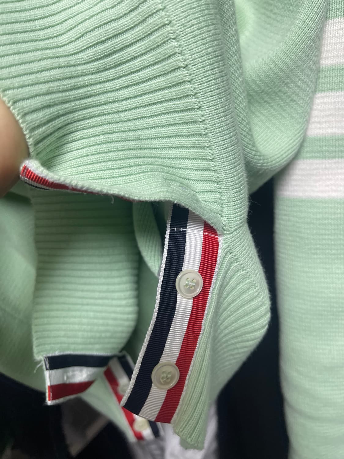 [4] 톰브라운 밀라노스티치 사선완장 민트 그린 니트 상품이미지6