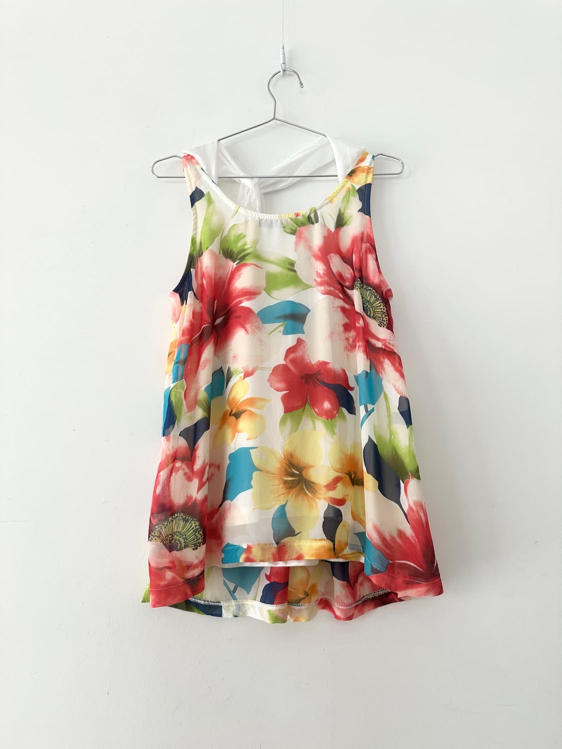 Shoulder drape floral sleeveless blouse 상품이미지3