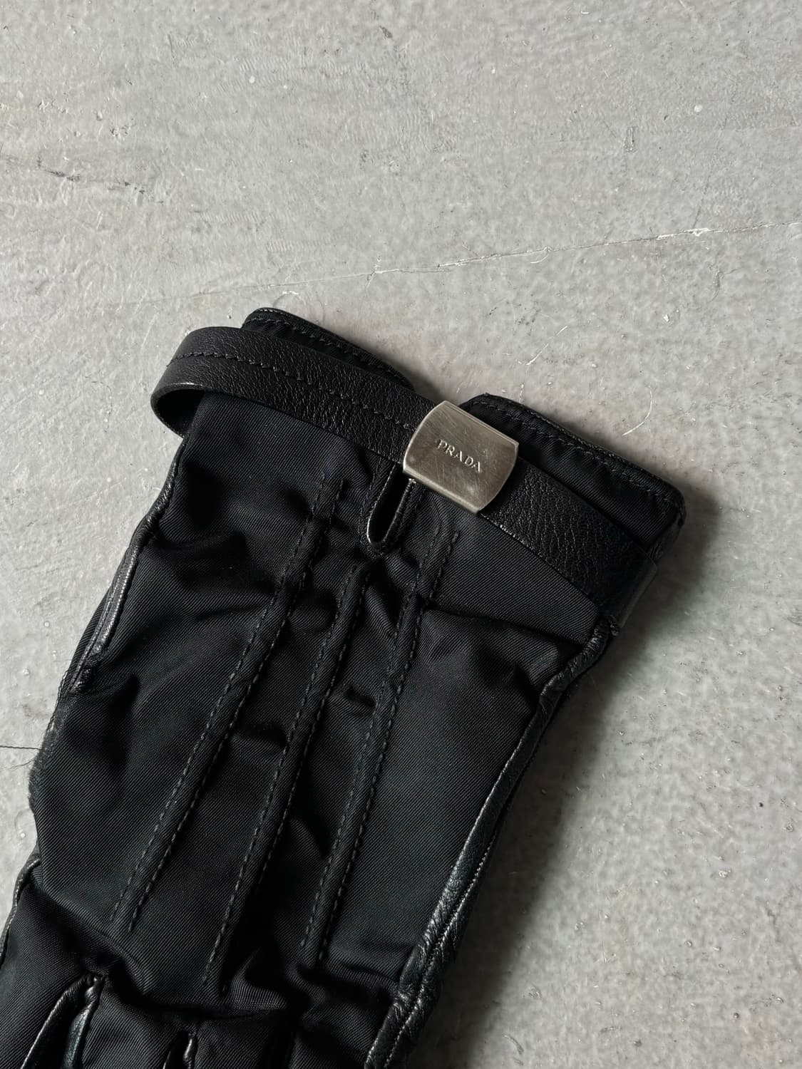 프라다 레더 스트랩 포코노 장갑 상품이미지6