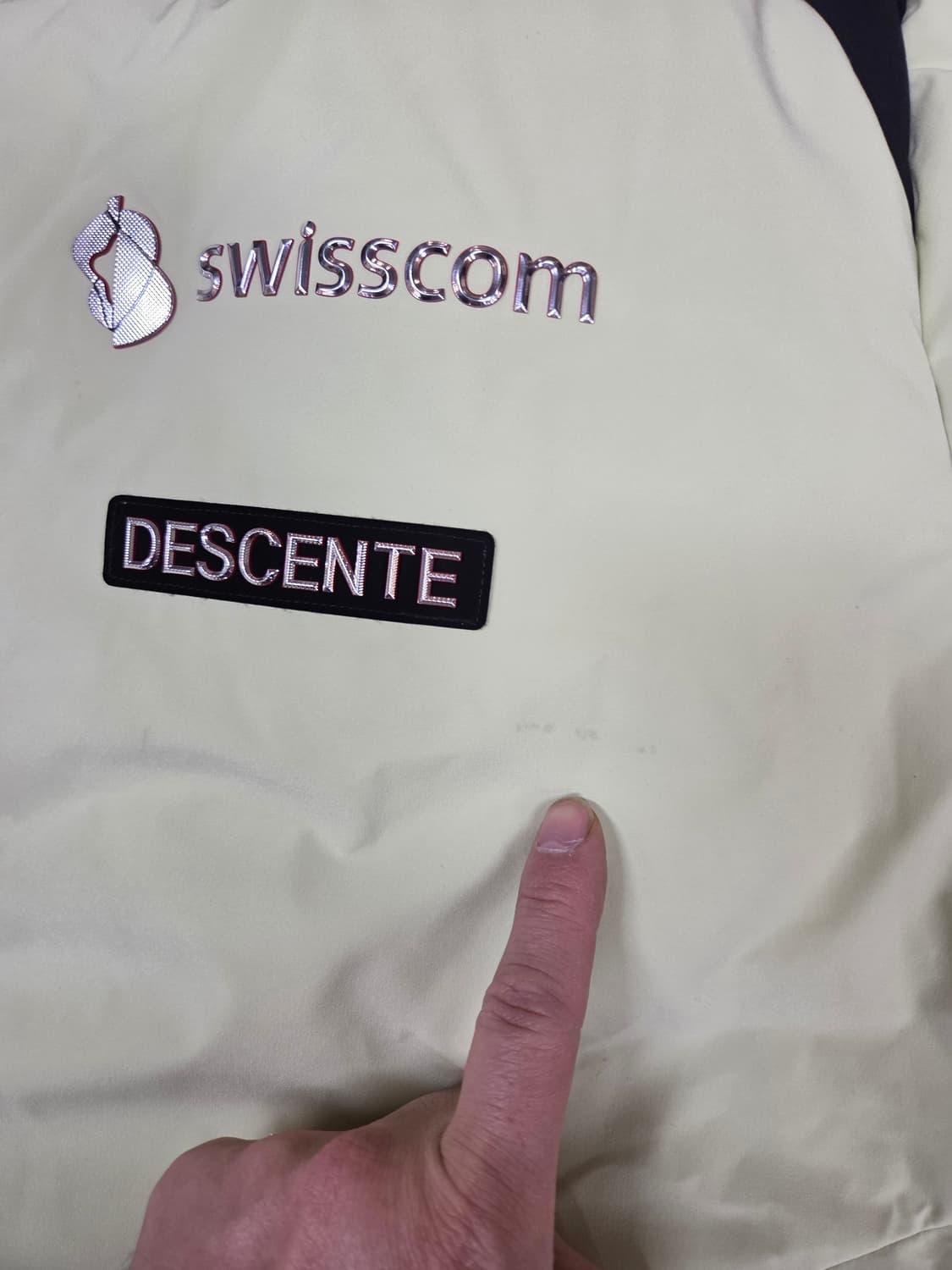 데상트 스위스스키팀 아우디 레플리카 미드다운 패딩 xl 상품이미지10