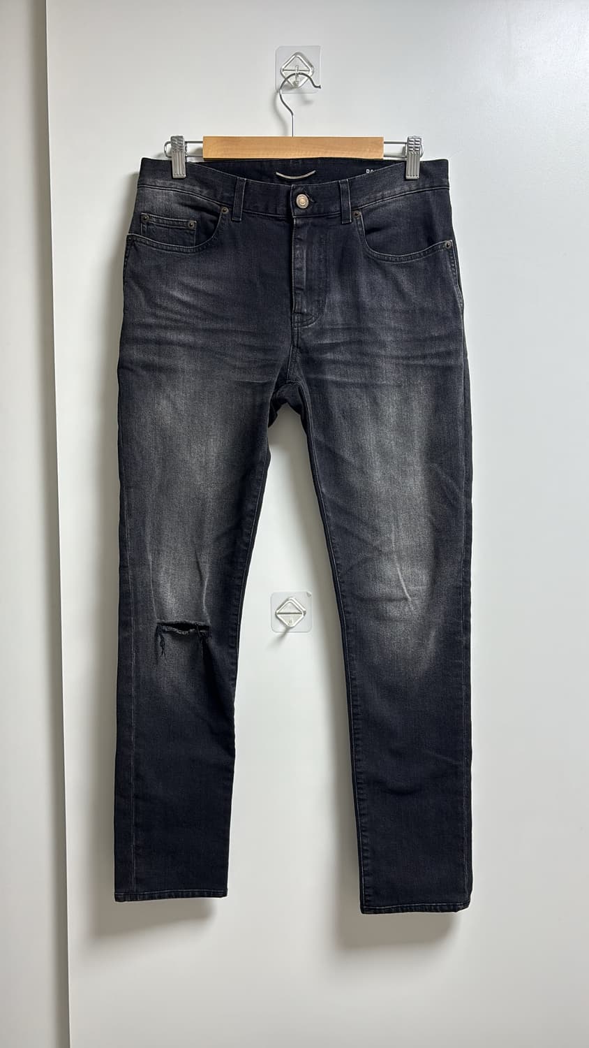 생로랑 18시즌 흑청 데님 디스진 30사이즈 상품이미지1