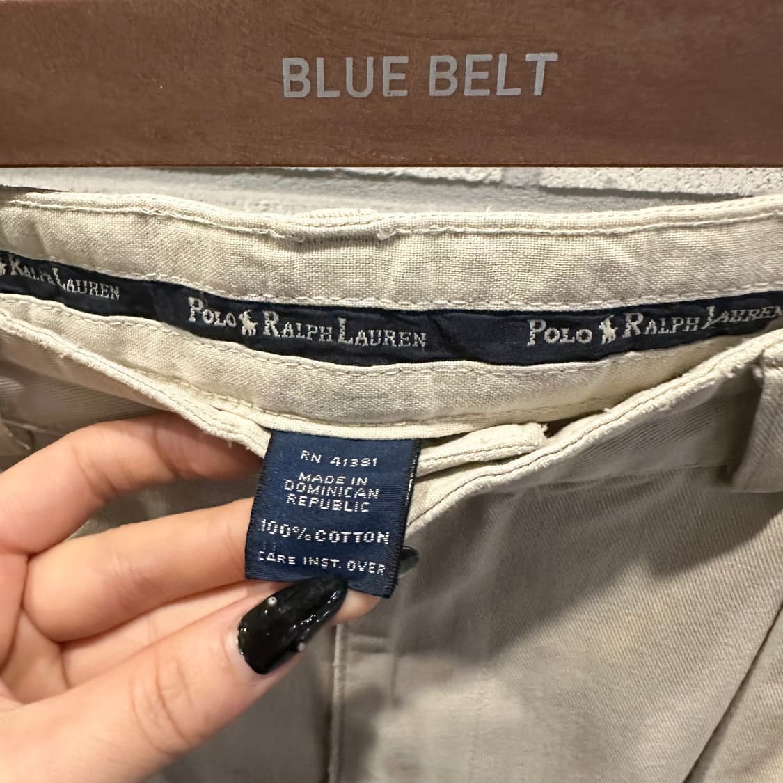 폴로 랄프로렌 투턱 테이퍼드 치노팬츠 후면패치 디테일 크림 상품이미지9