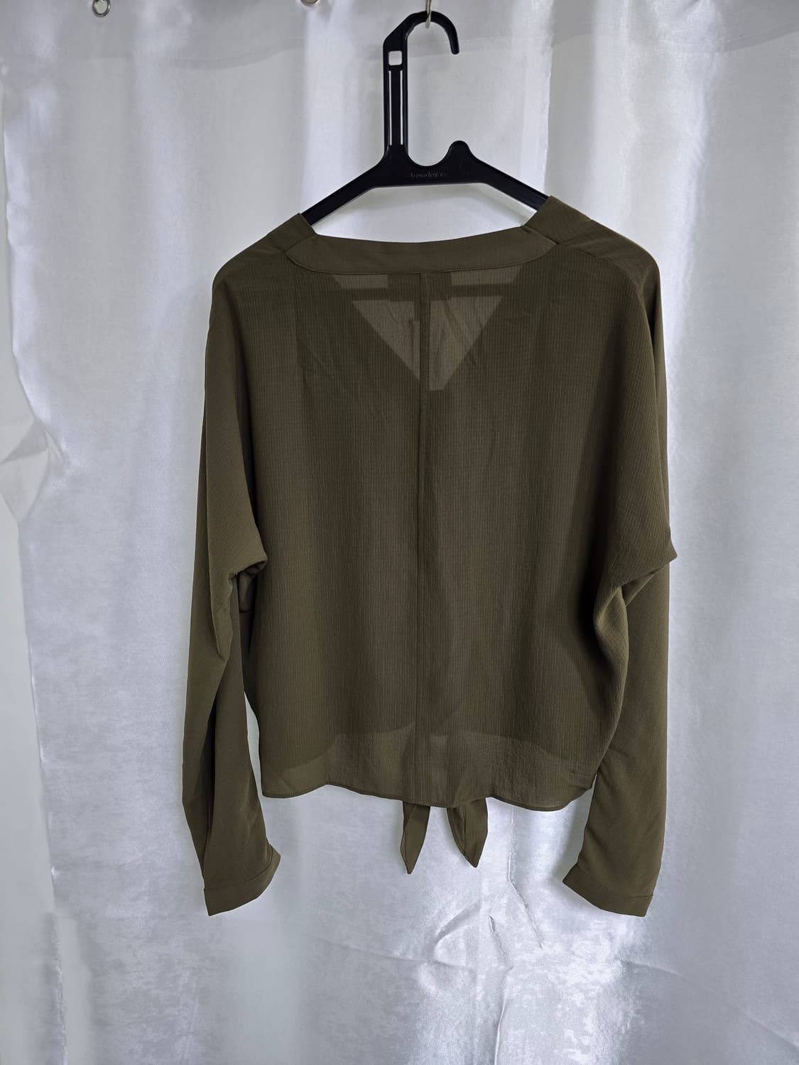 제니퍼로페즈 매듭 블라우스 카키색 (1790) 상품이미지2