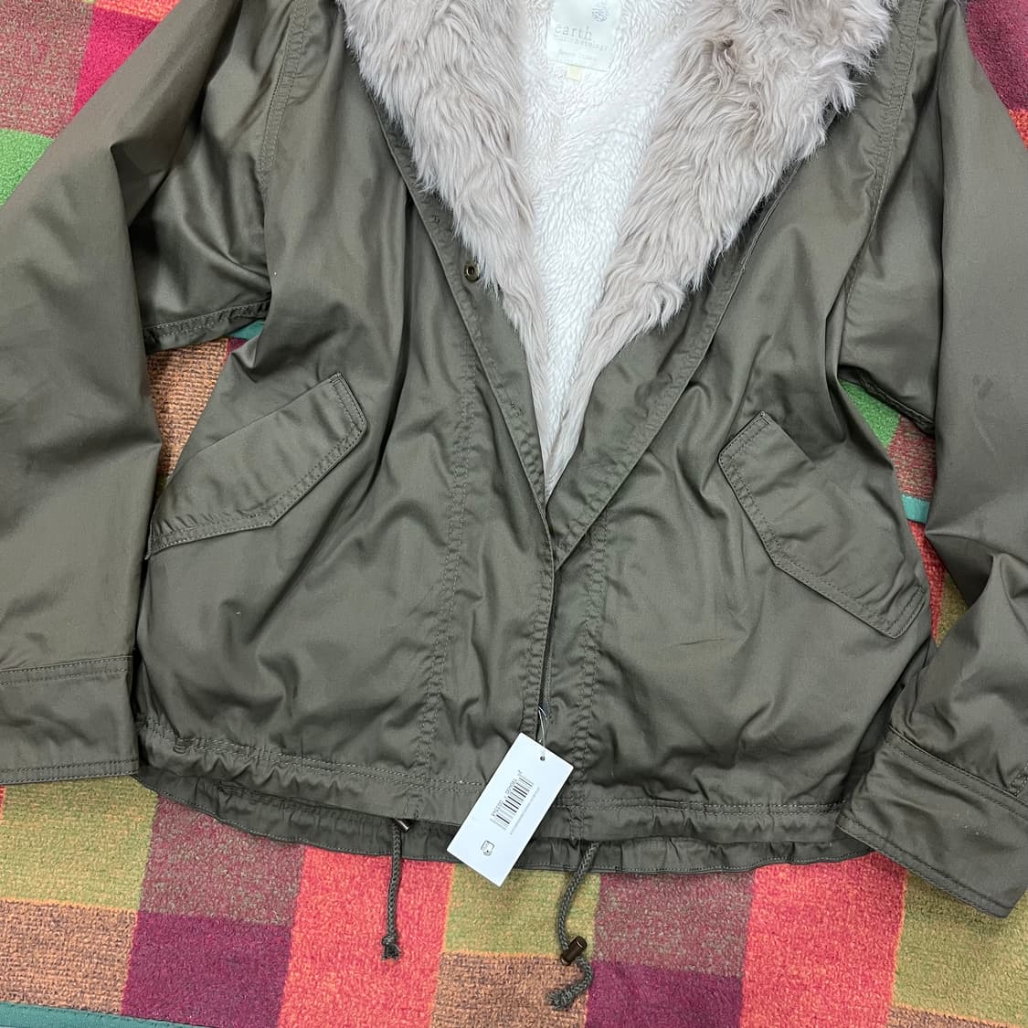 어스뮤직 모리 퍼 후드 야상 상품이미지4