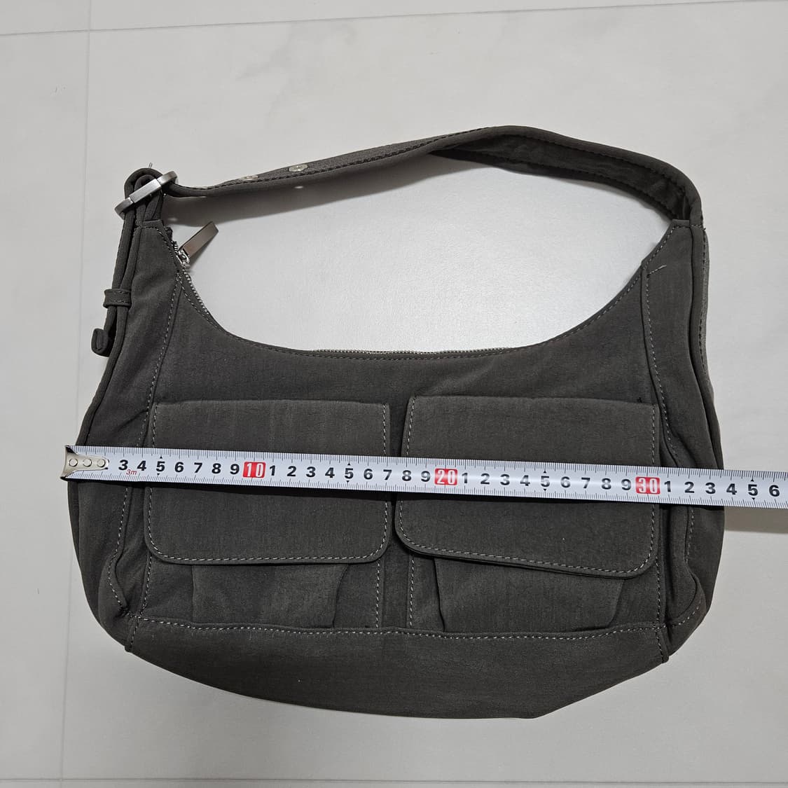 컨디션A 자라 나일론 호보백 카키 상품이미지5