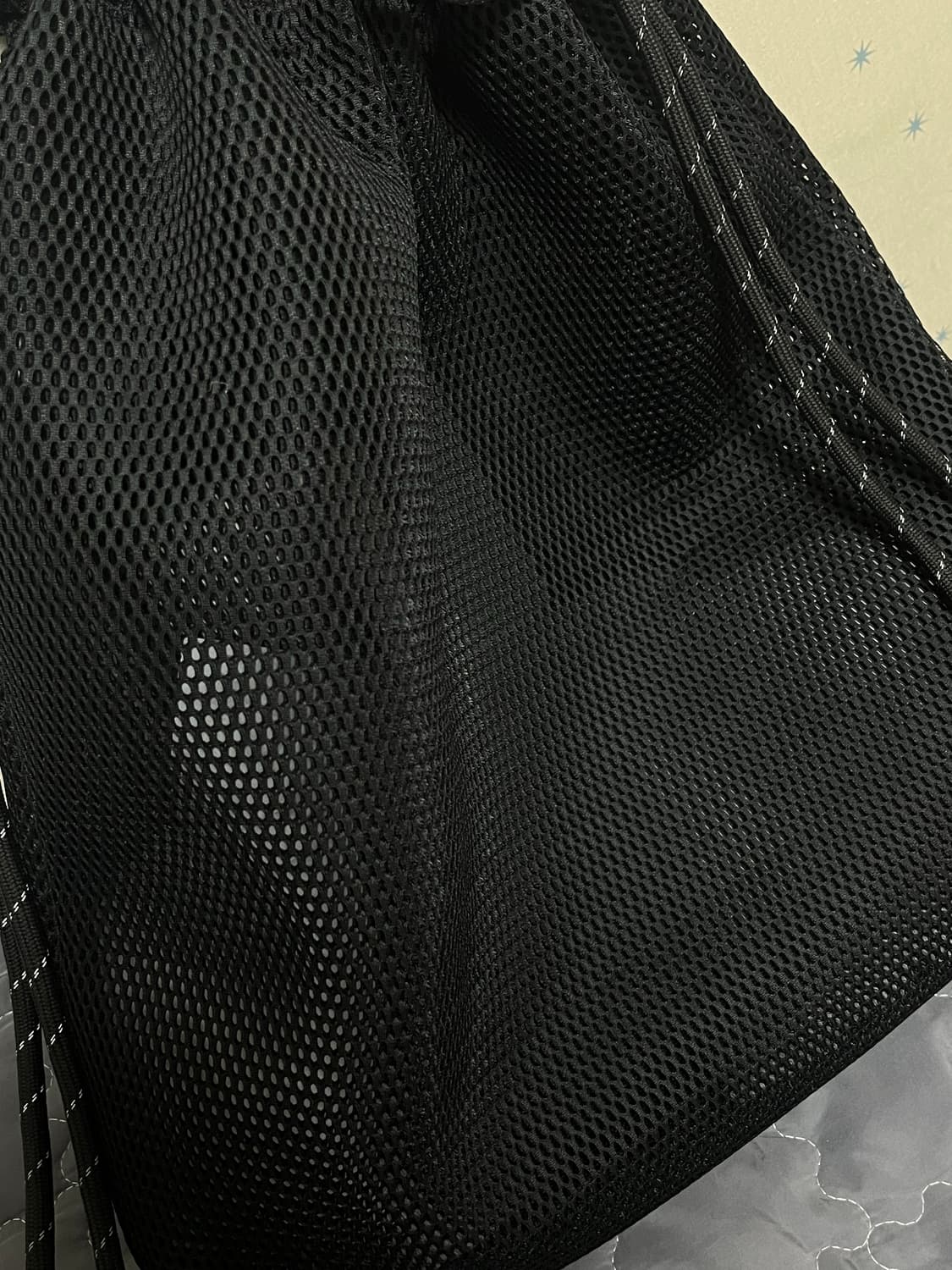거의새상품) 마뗑킴 카고메쉬백팩 블랙 cargo mesh backpack 상품이미지6