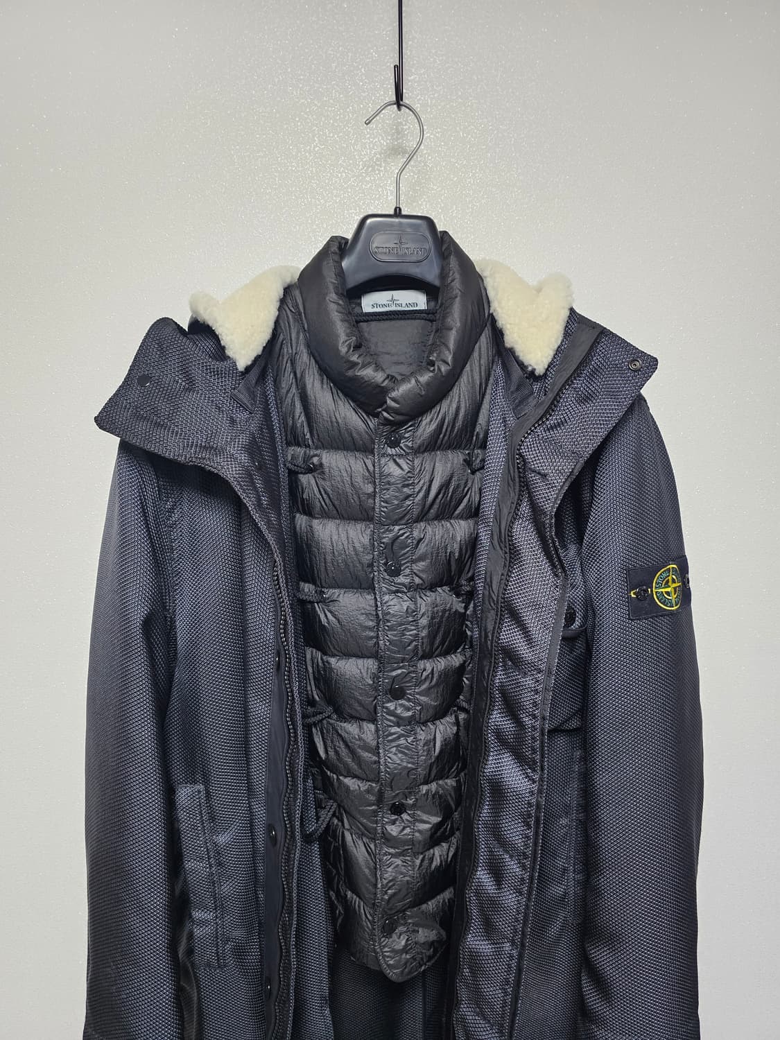 스톤아일랜드 모디파이드 파나마 6/3 HT 나일론 + 레더 다운 파카 상품이미지2