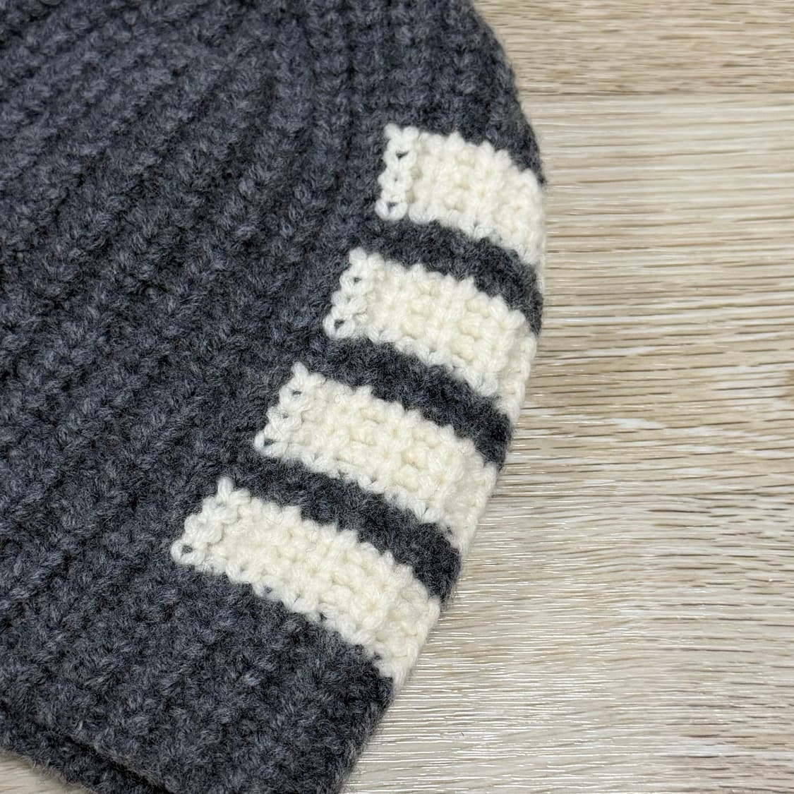 [S+급/OS] 톰브라운 청키 사선 메리노 울 비니 그레이 상품이미지2