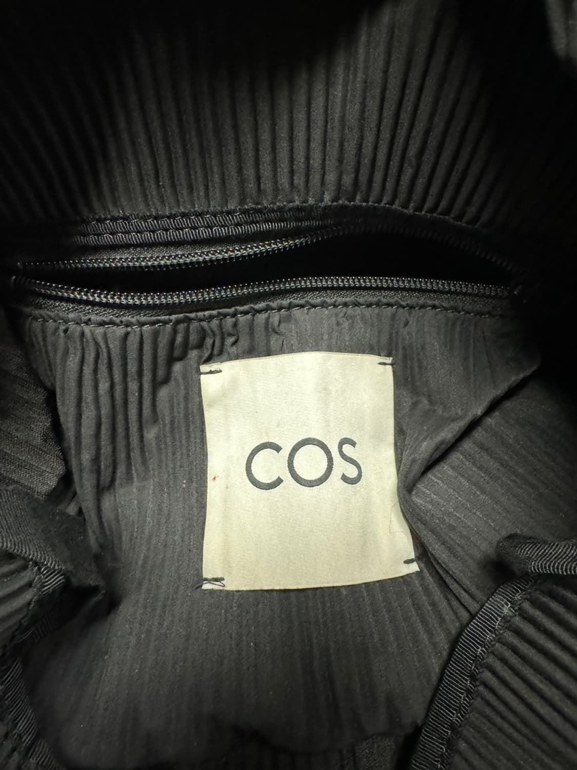 코스 플리츠 토트백 상품이미지4