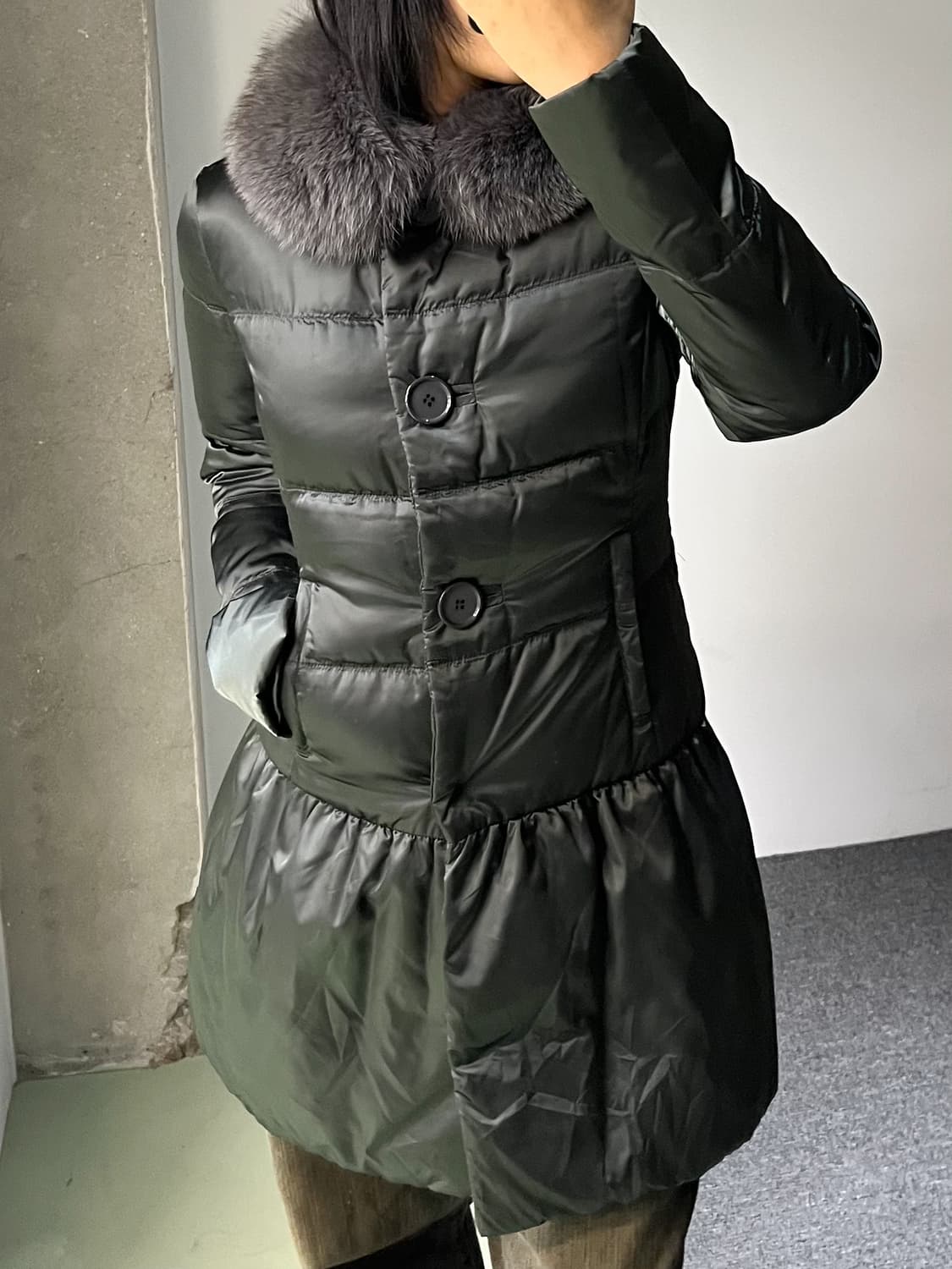 프라다 10a/w 폭스 퍼 나일론 다운 코트 상품이미지2