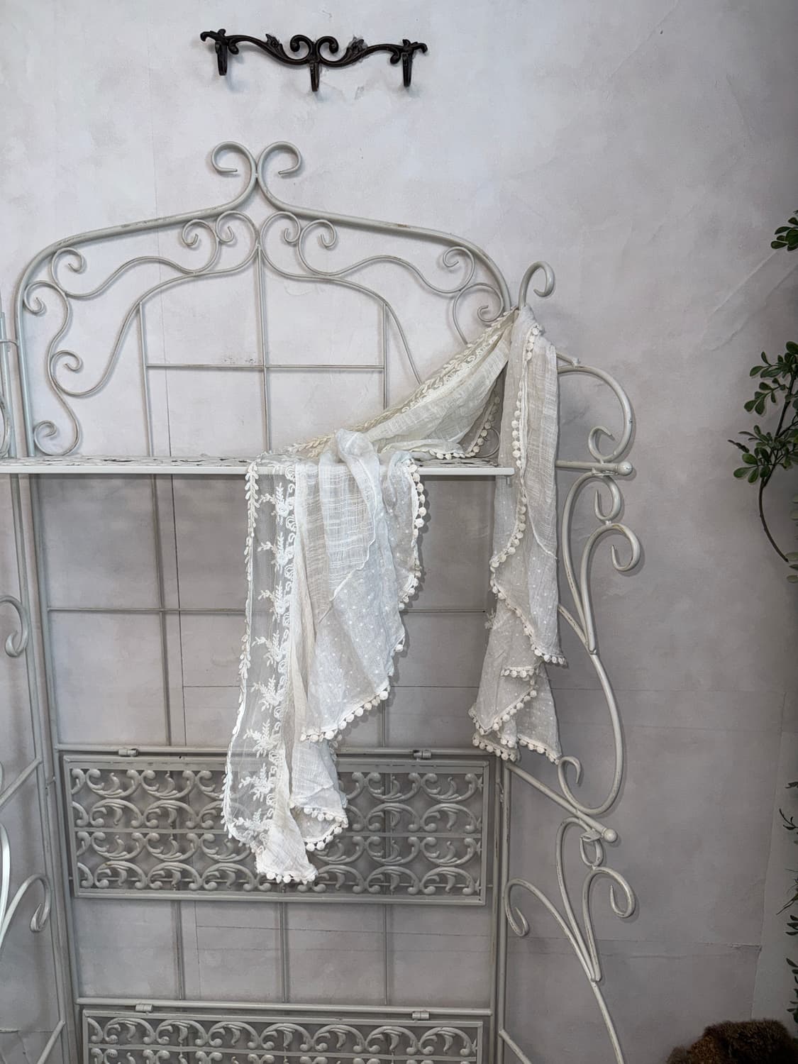 Ivory dot floral lace scarf 상품이미지1