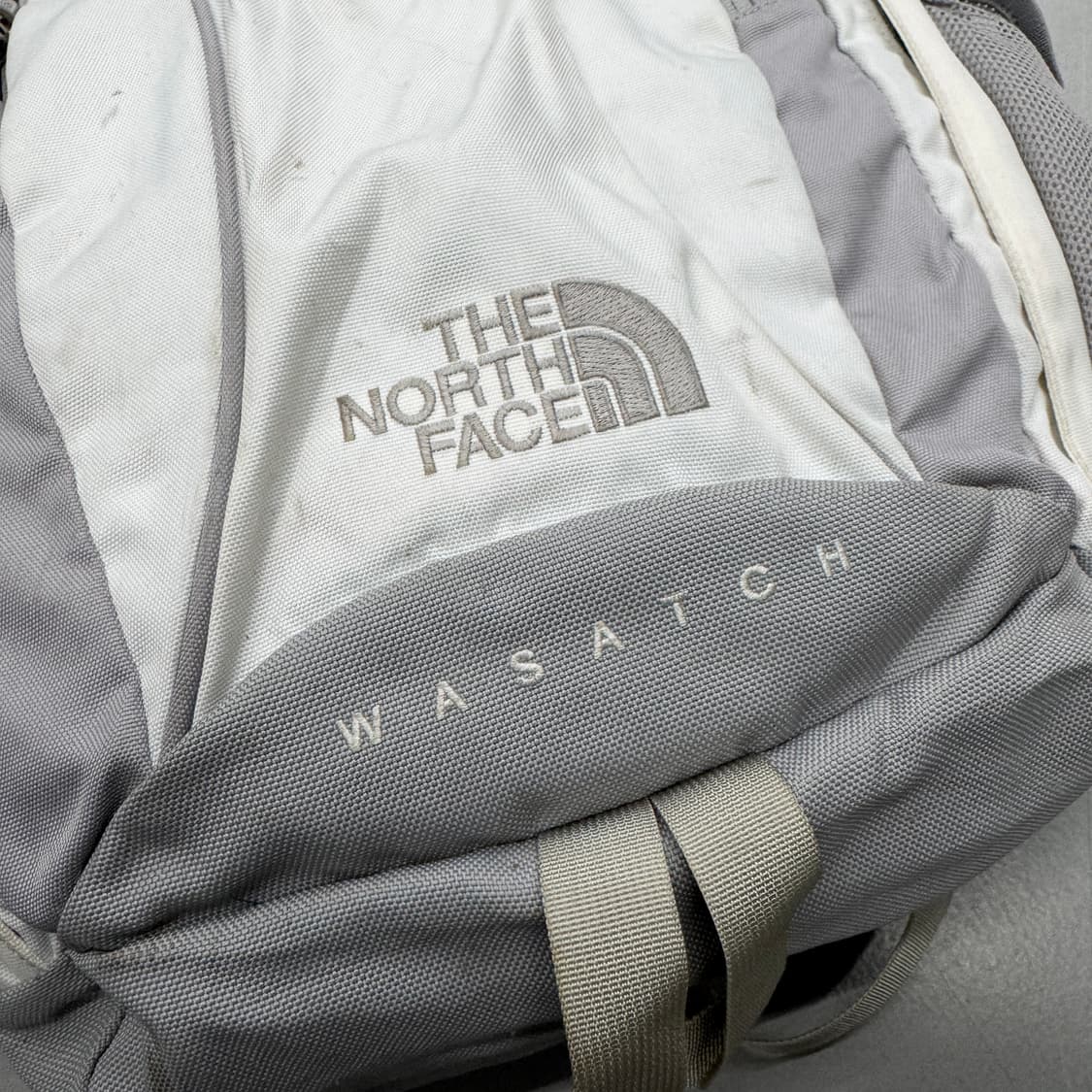 노스페이스 고프코어 울프그레이 테크니컬 백팩 상품이미지4