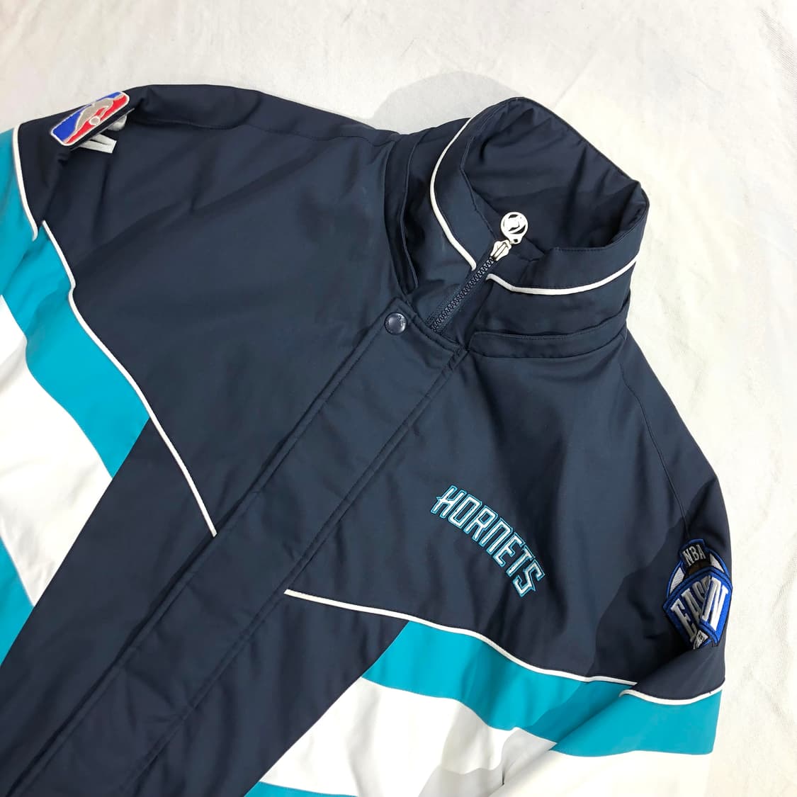 NBA 샬럿 호네츠 바람막이 점퍼 M 상품이미지4