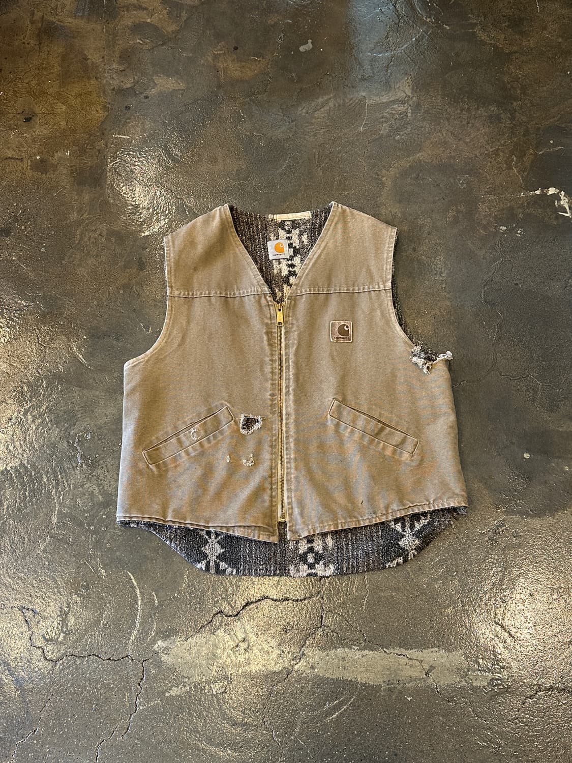 칼하트 V01  디스트레스드 워크베스트 L 상품이미지1