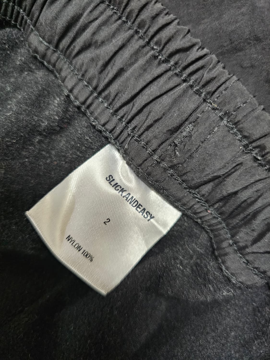 ​[2] 슬릭앤이지 블랙 나일론 기모 로키 팬츠 상품이미지3