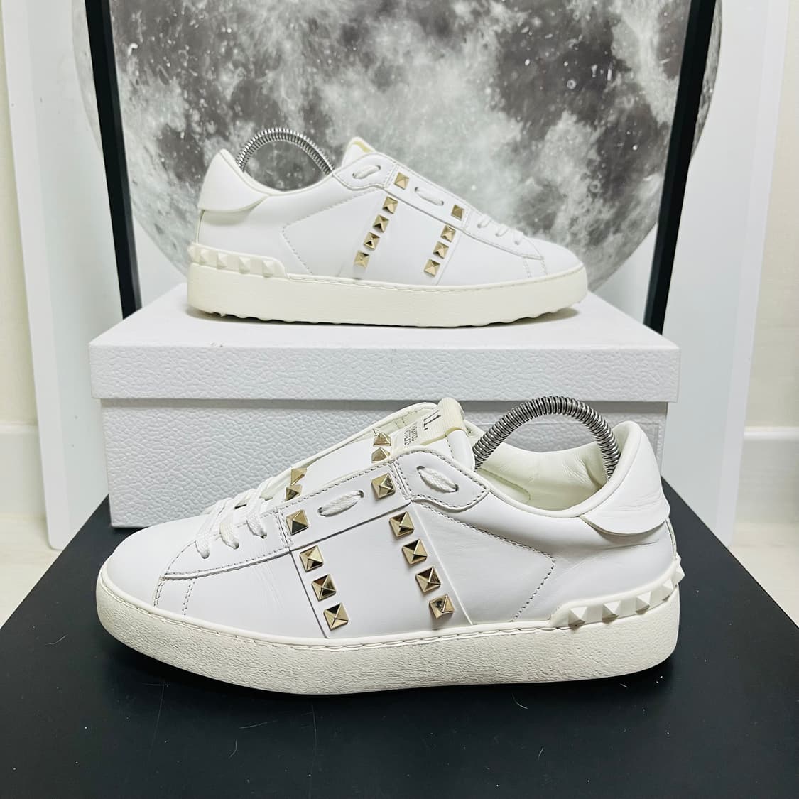 정품 37.5) 발렌티노 락스터드 스니커즈 235~240 상품이미지1