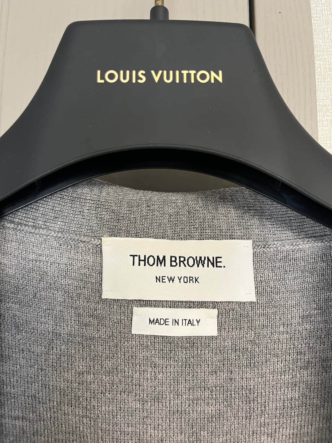 톰브라운 울 밀라노 스티치 4바 브이넥 롱 가디건 상품이미지2