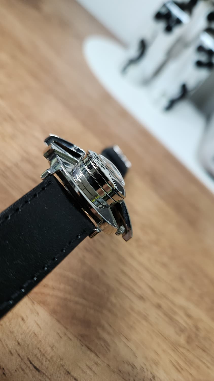 # 빈티지 레트로 헤비매탈 하이텍디자인 시계 레어시계 급처 상품이미지6