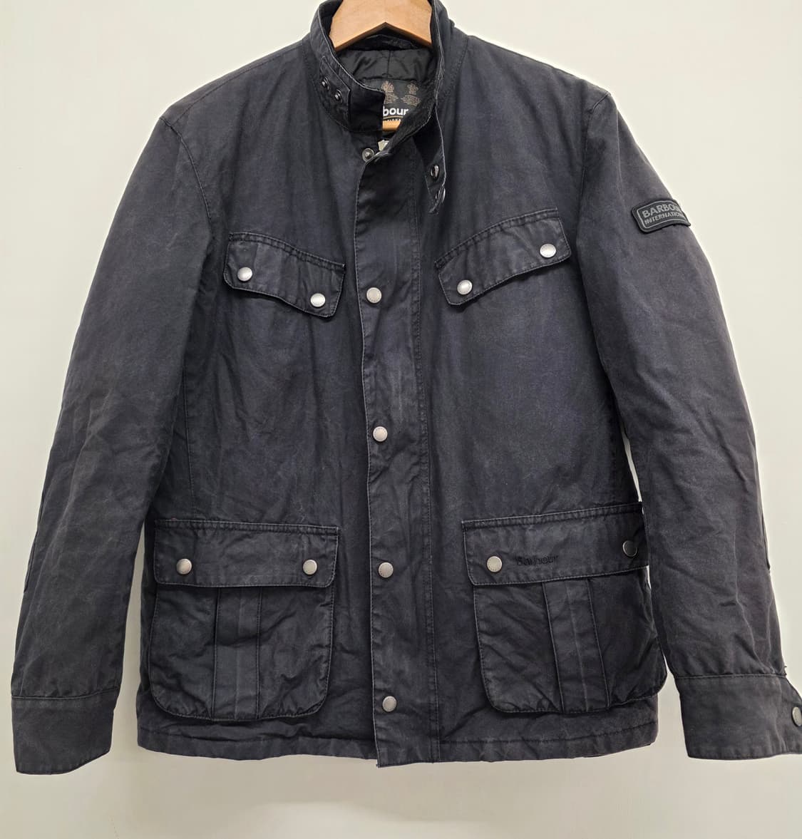 Barbour 바버 남자 자켓.
싸이즈 95  정품 상품이미지1