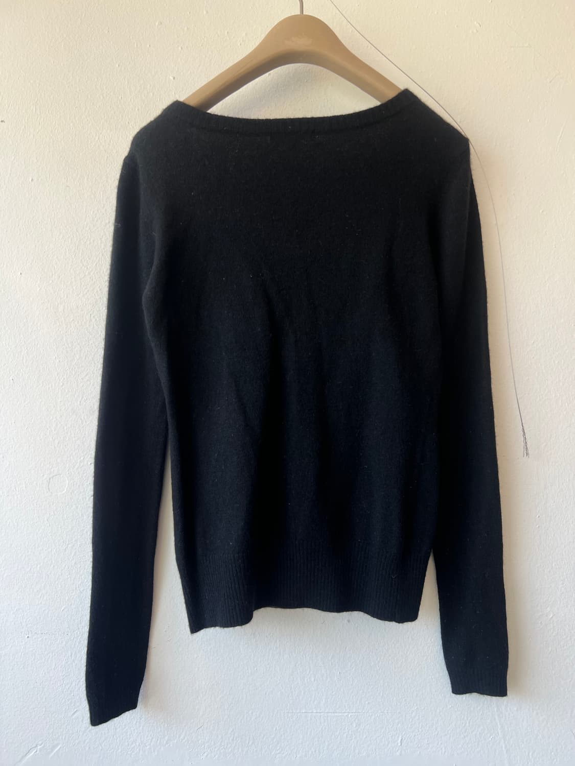 버버리 블루라벨 여성 블랙 브이넥니트 울니트  상품이미지3