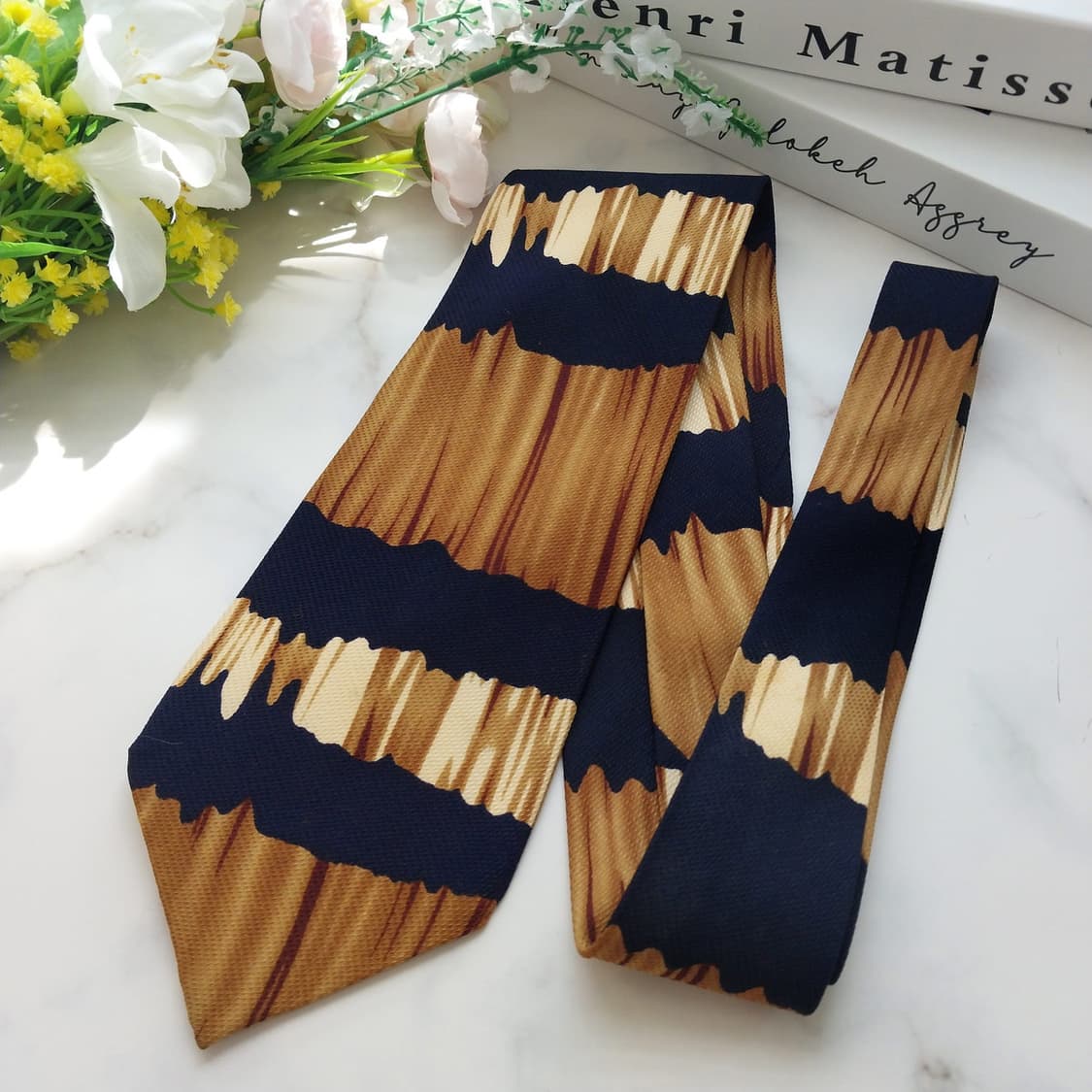 찰스주르당 실크 브라운&네이비 웨이브 넥타이 8.8cm S등급 K544
 상품이미지4