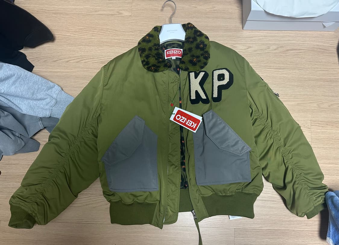 새상품) 겐조 레오파드 봄버 자켓 m (식케이, 코드 쿤스트 착용) 상품이미지2