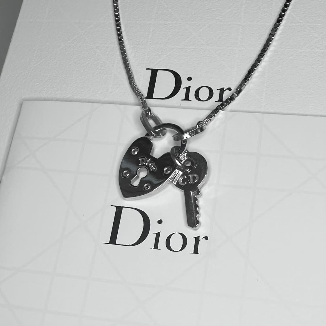 디올 미니러브락 목걸이 상품이미지3