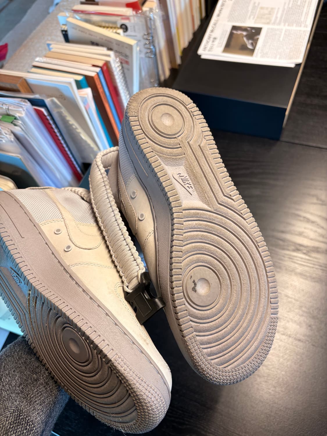 나이키 에어포스 SF AF1 하이 베이지 250mm 상품이미지5