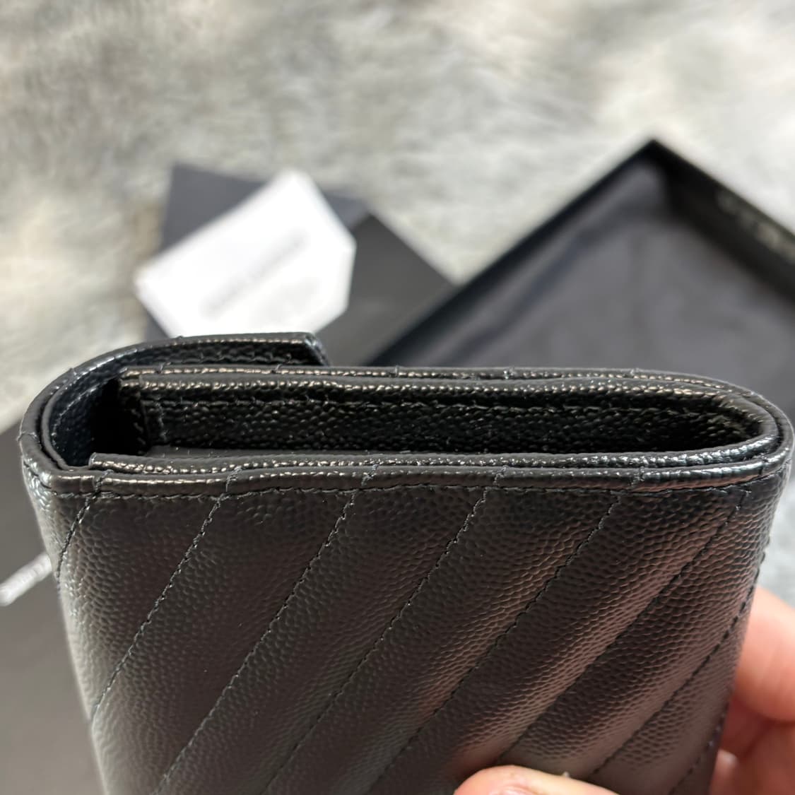 입생로랑 마틀라세 장지갑 금장  상품이미지5