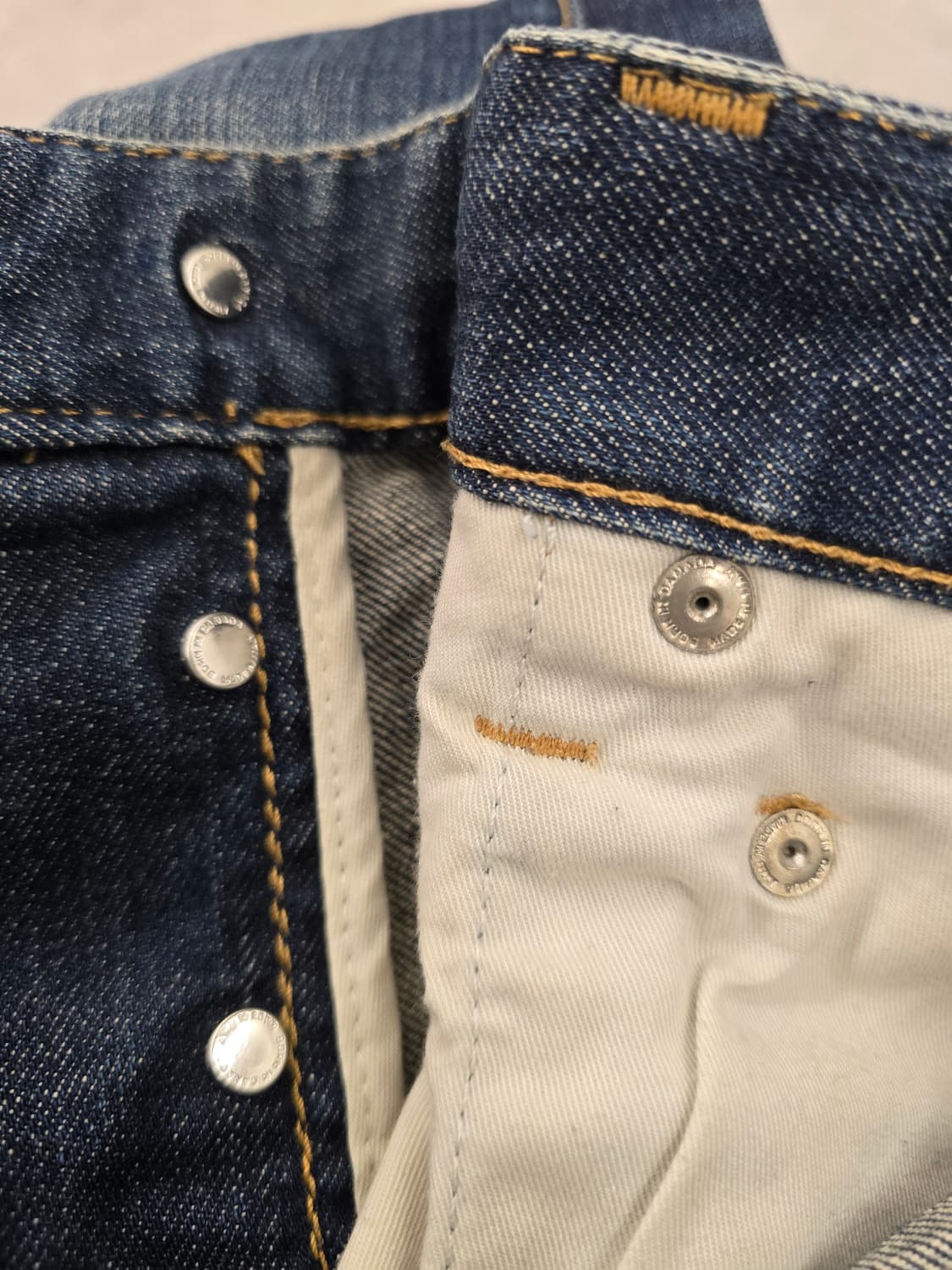 (정품) 디스퀘어드2  루키 쿨가이진 청바지.
싸이즈 32~33.     상품이미지7