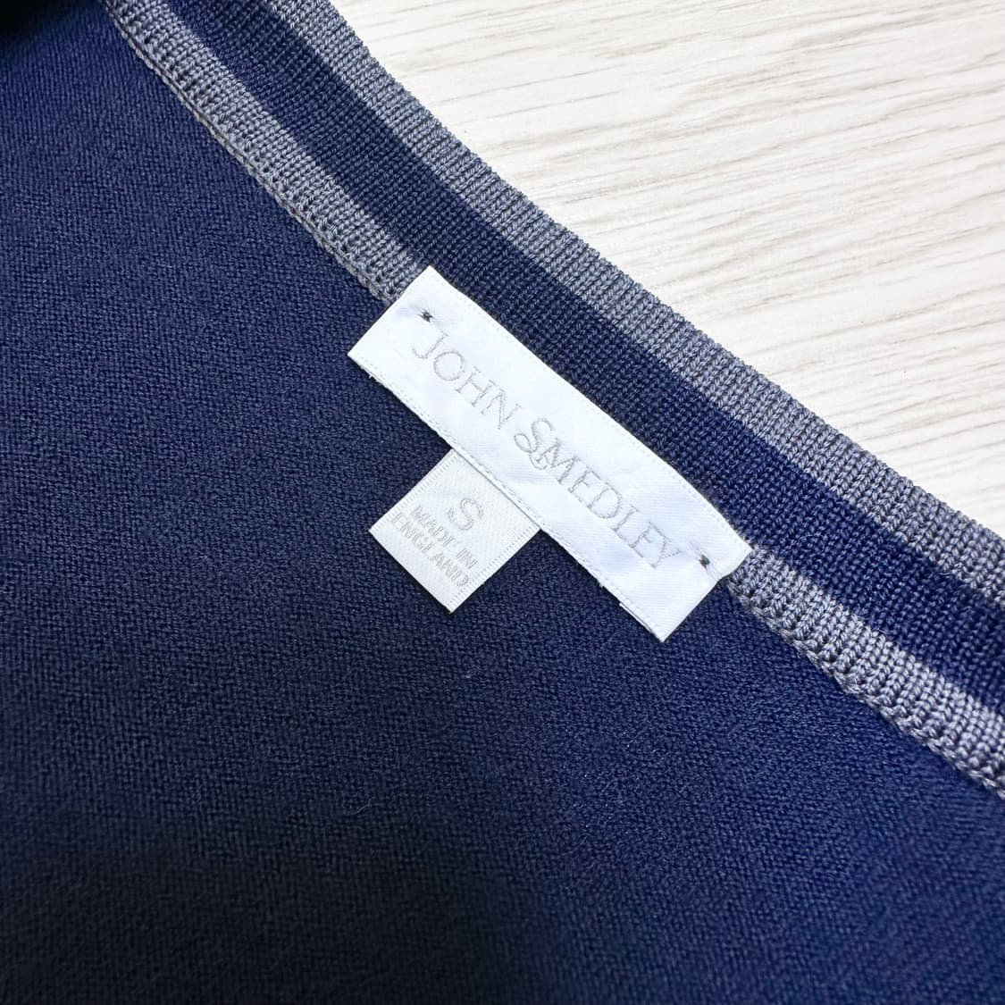 존스메들리 뉴질랜드 메리노울 브이넥니트 상품이미지3