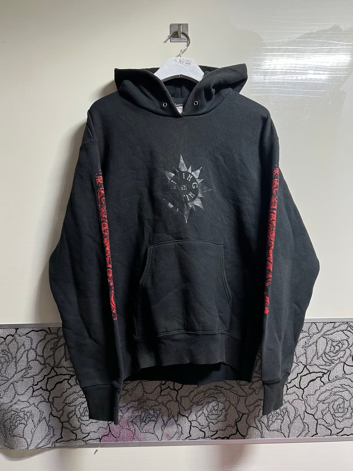 빈티지 1993 Living in Skin 토템 후드티 상품이미지4