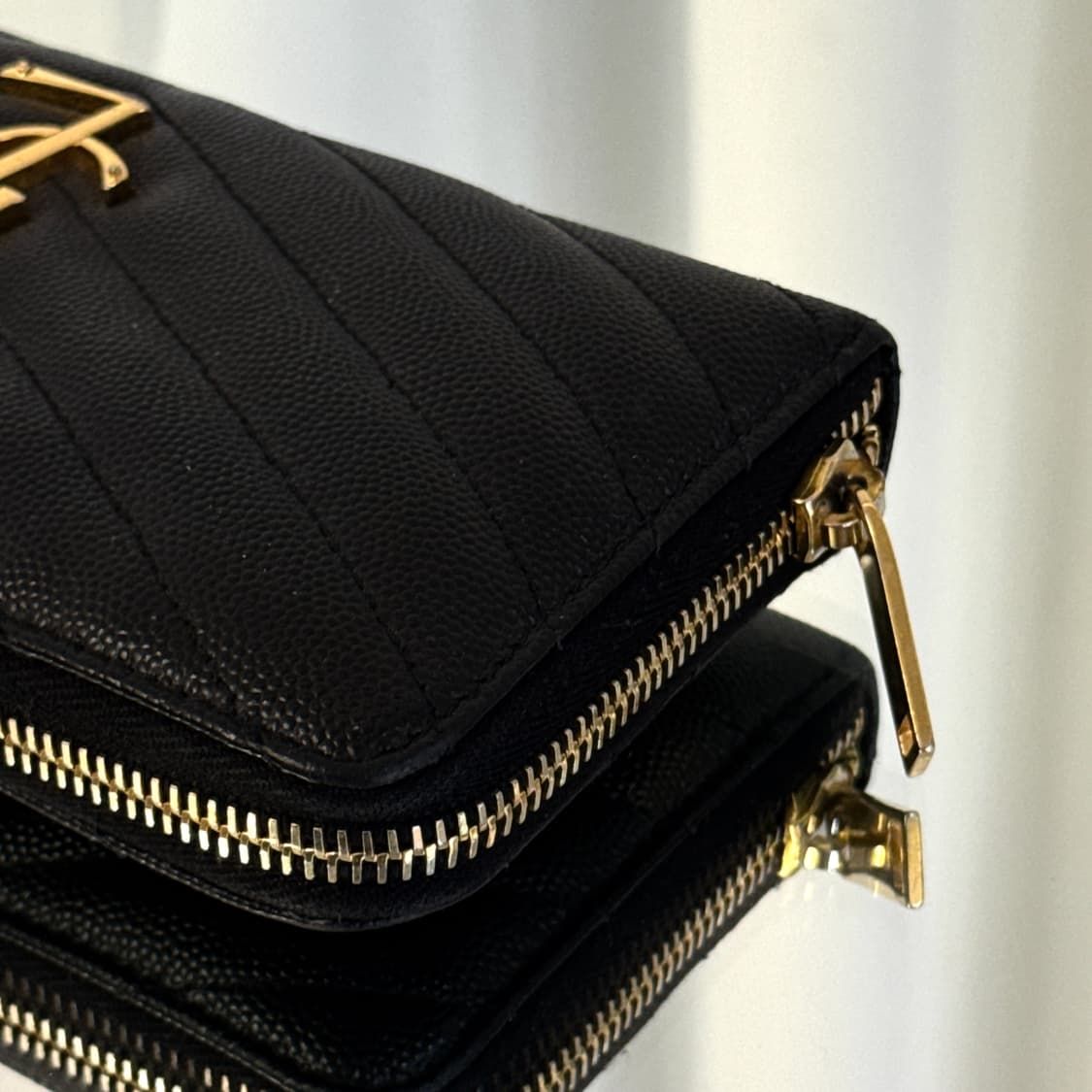 입생로랑 지퍼돌이 컴팩트 장지갑 상품이미지5