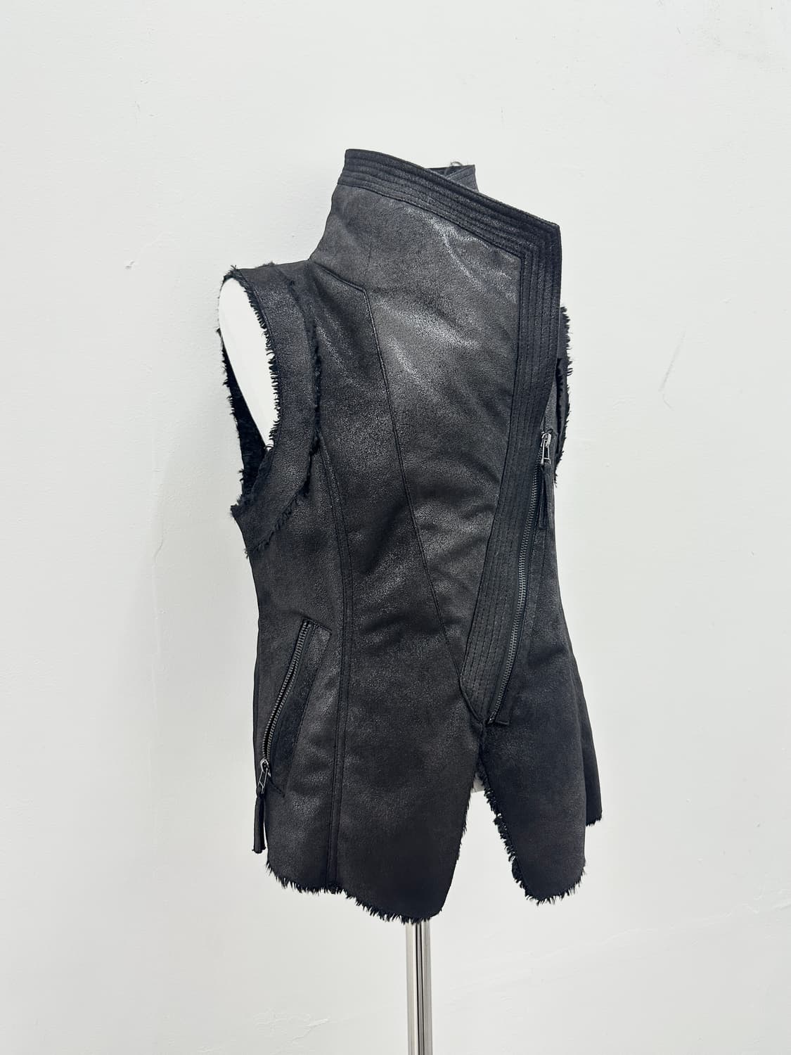 Asymmetric drape leather lamb fur vest 상품이미지2