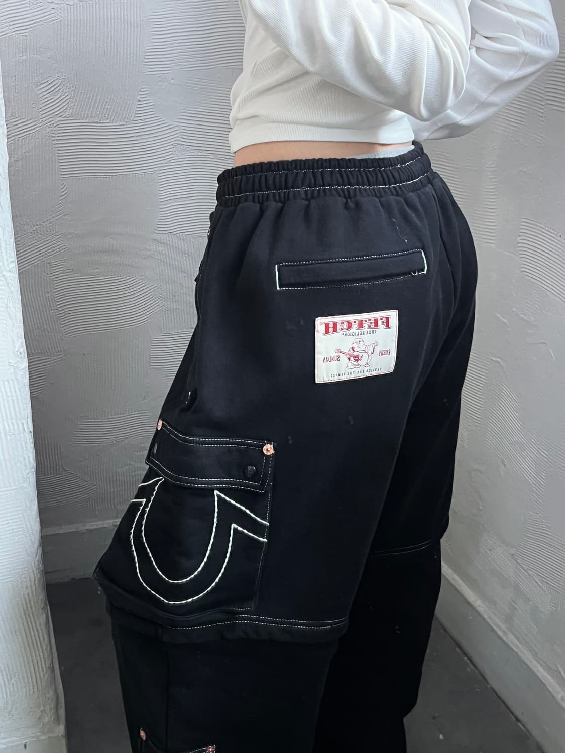 True Religion X Fetch® 트루릴리전 페치 블랙 카고 팬츠 상품이미지3