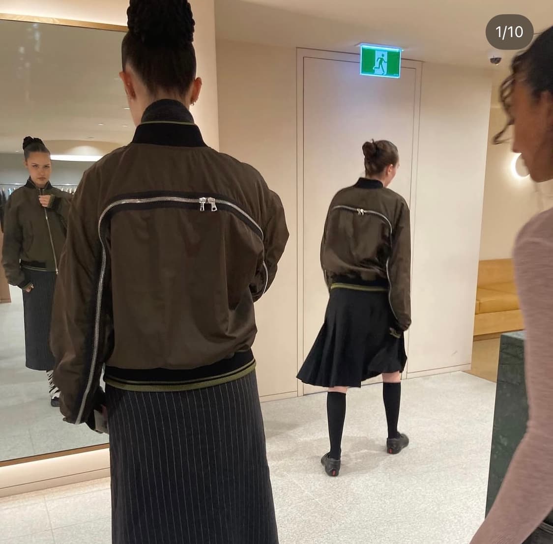 드리스반노튼 백지퍼 봄버 카키 S 상품이미지5