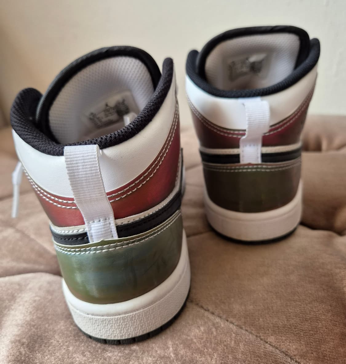 에어조던 1 미드 SE '히트 리액티브
 상품이미지4