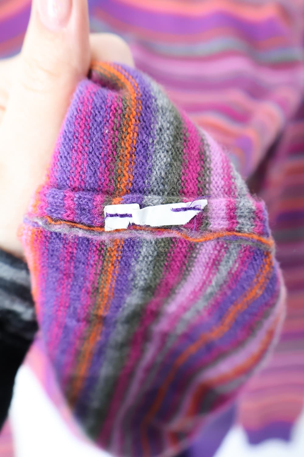 Benetton Multi-Stripe V-Neck Knit  상품이미지7