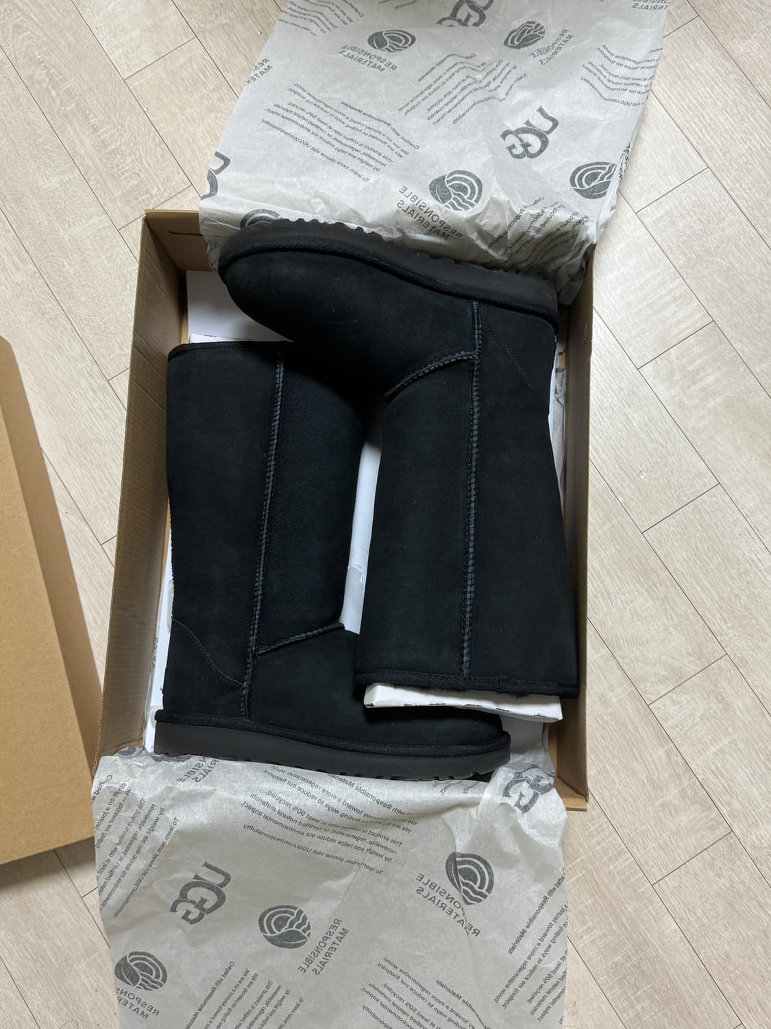 UGG W 클래식 톨 2 US6(230) 상품이미지1