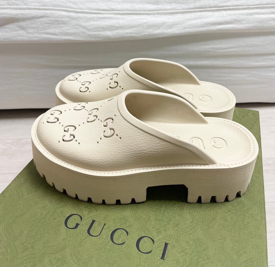 구찌 GUCCI 러버 GG 로고 크록스 클로그 뮬 슬리퍼 플랫폼 샌들 상품이미지7