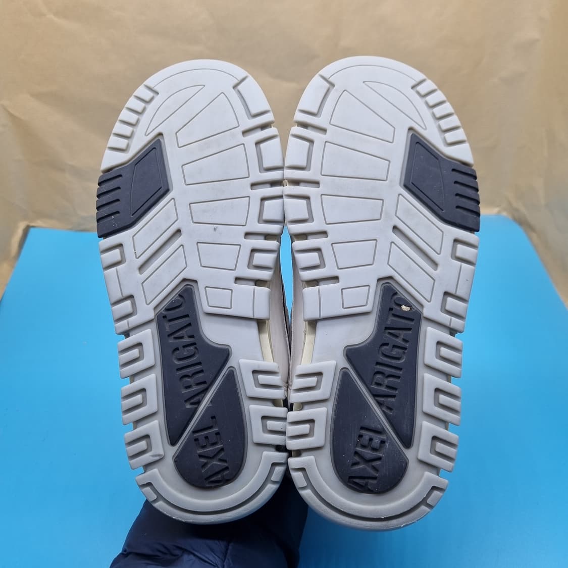 악셀아리가토 스니커즈240 상품이미지3