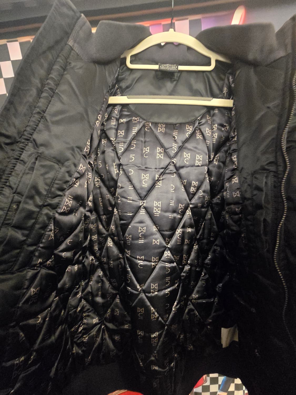 조던(Jordan) 블랙 락쿤 항공 봄버 패딩 점퍼 상품이미지6