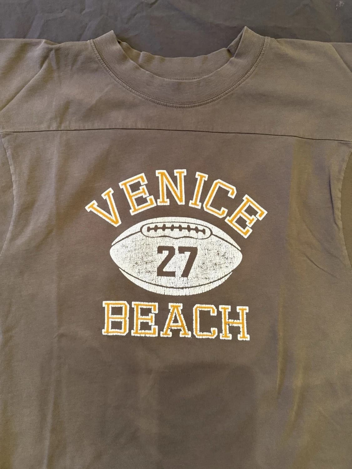 ERL 이알엘 베니스 비치 27 풋볼 7부 티셔츠 브라운 상품이미지2