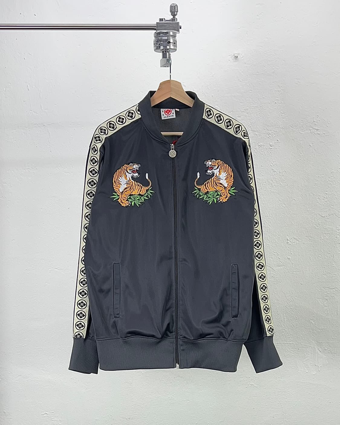 재패니즈 빈티지 오리엔탈 타이거 자수 스카쟌 자켓 상품이미지2