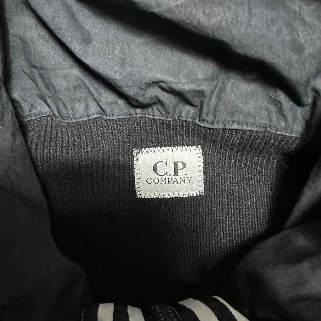 [L]C.P Company 고글 니트집업 상품이미지3