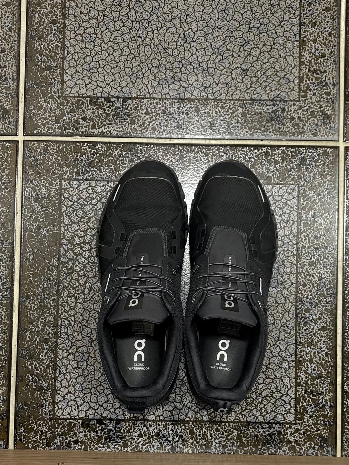 On 클라우드 6 러닝화 상품이미지1