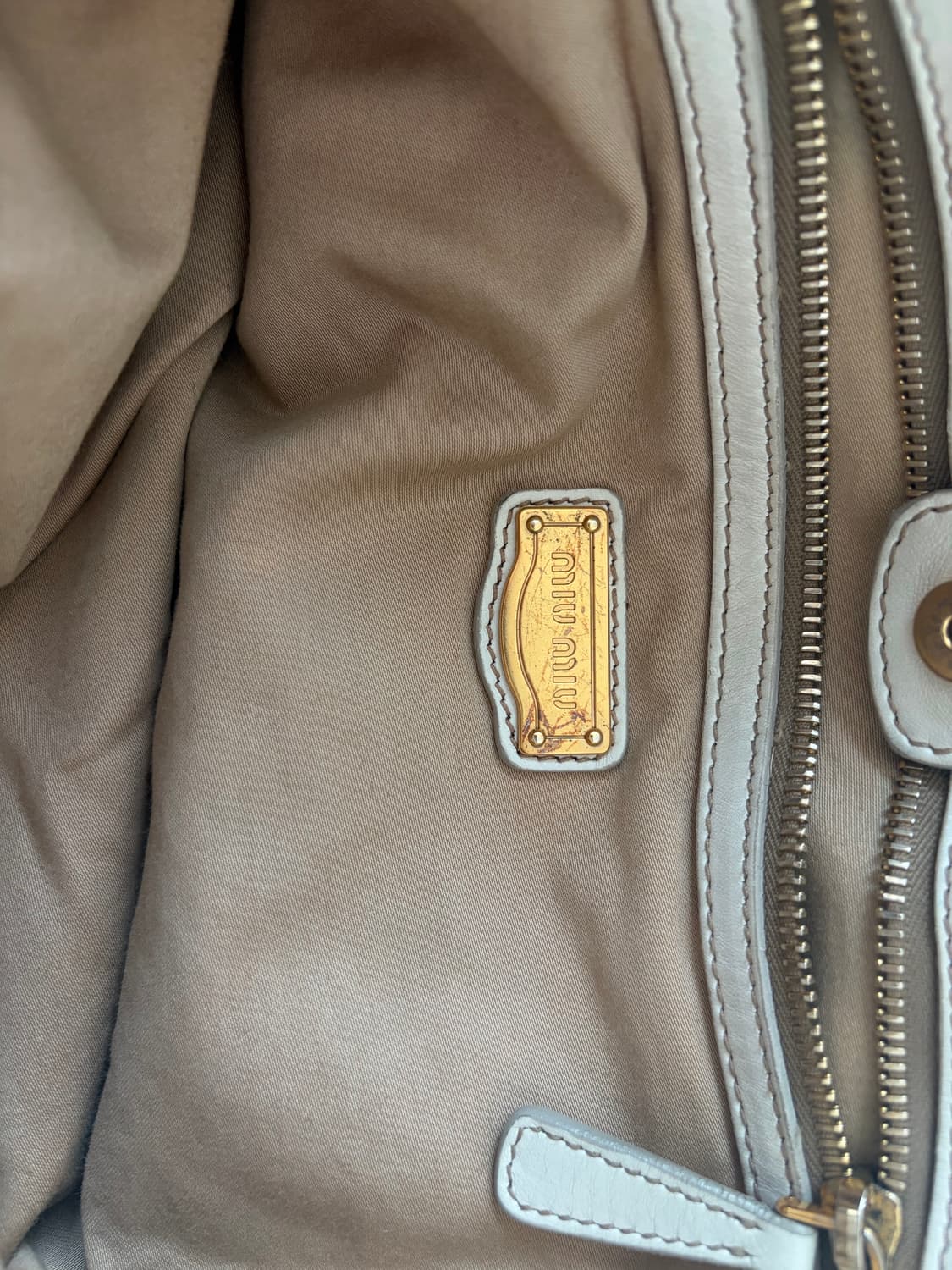 미우미우 정품 아이보리 숄더백 상품이미지4