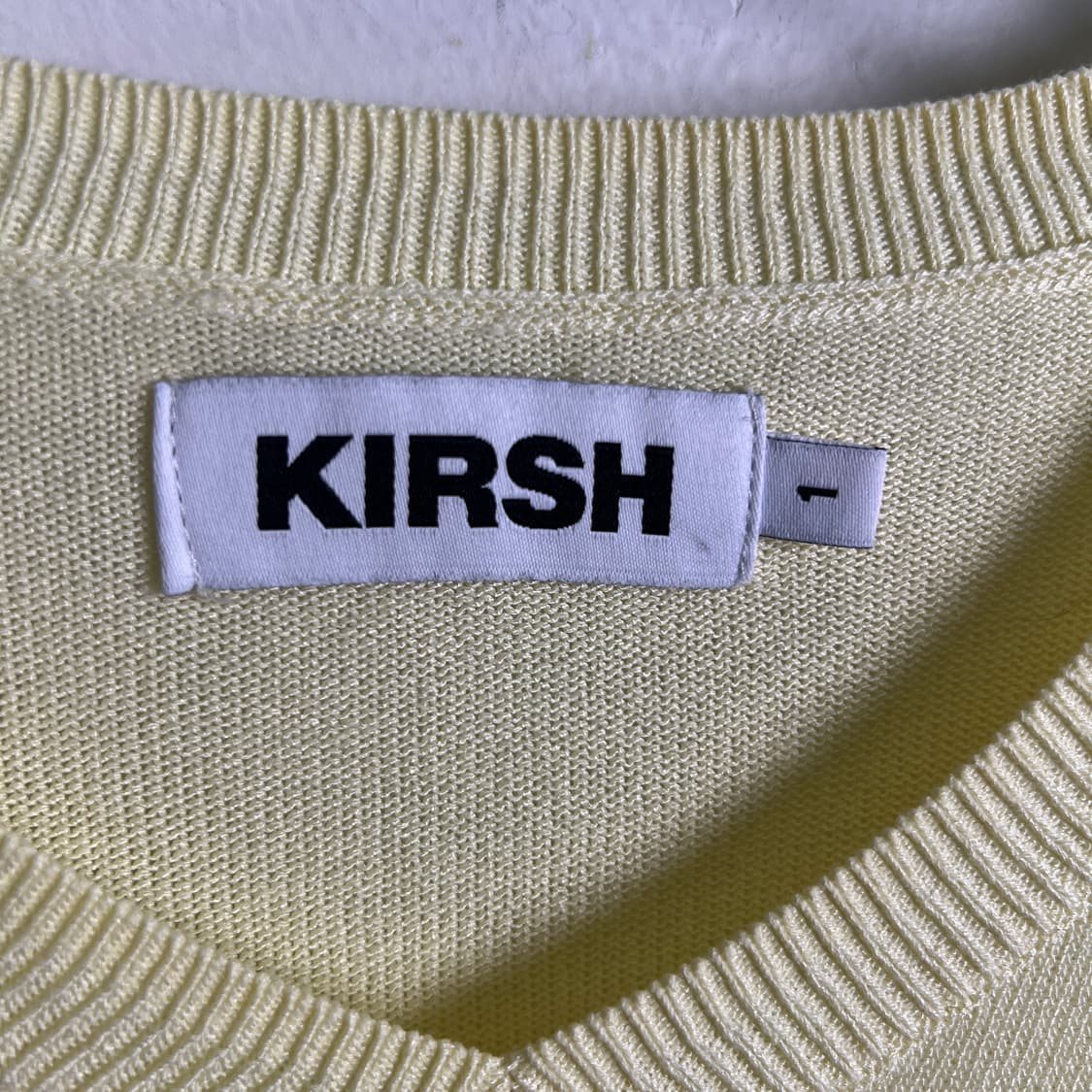kirsh 키르시 옐로우 브이넥 니트 반팔 티셔츠  상품이미지3