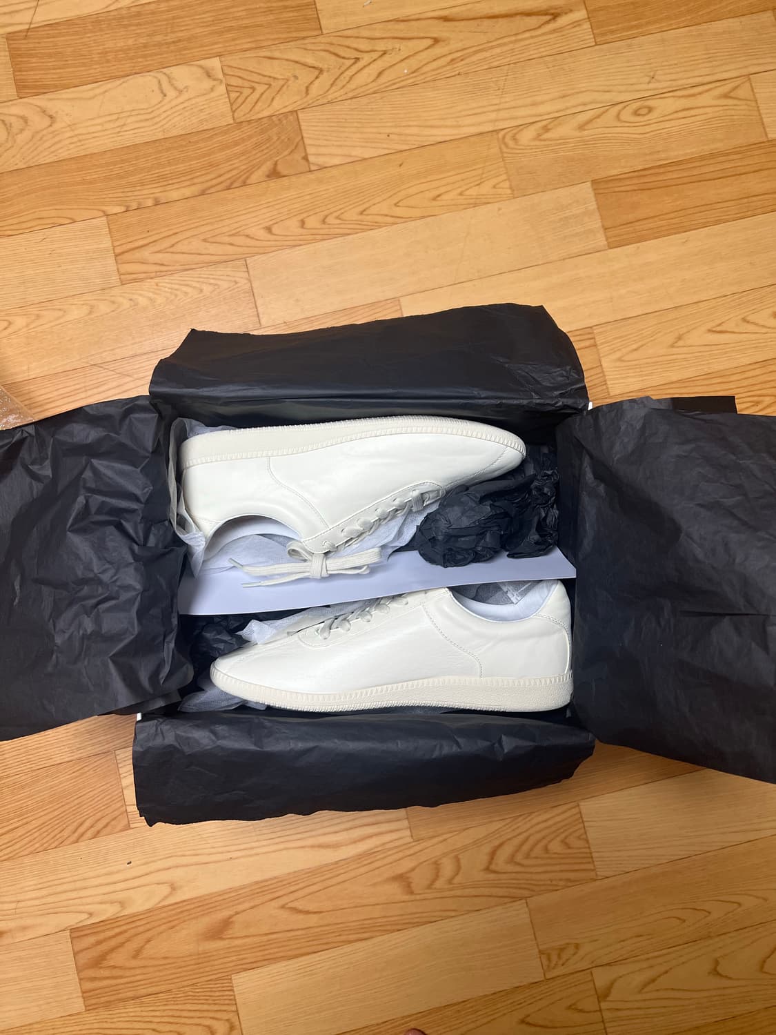 킨치 WEAKER - 833 (a) / WHITE 275 상품이미지1